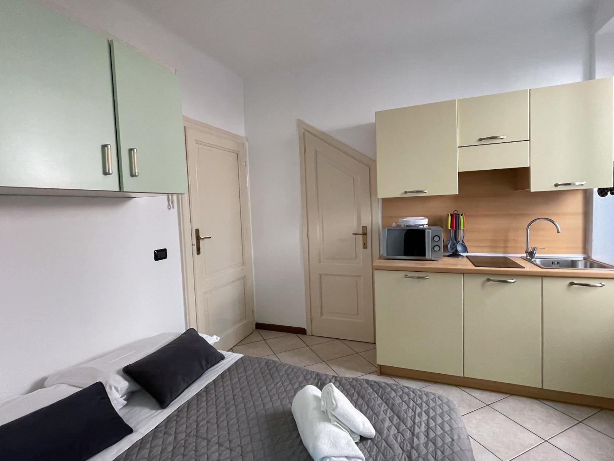 Roncati 7 Center Town Studio Apartments Bellagio Eksteriør billede