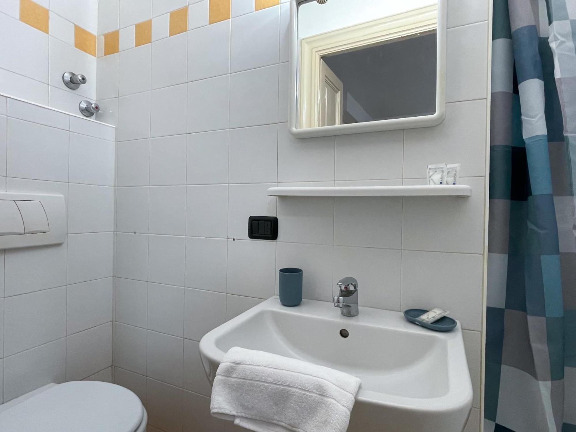 Roncati 7 Center Town Studio Apartments Bellagio Eksteriør billede