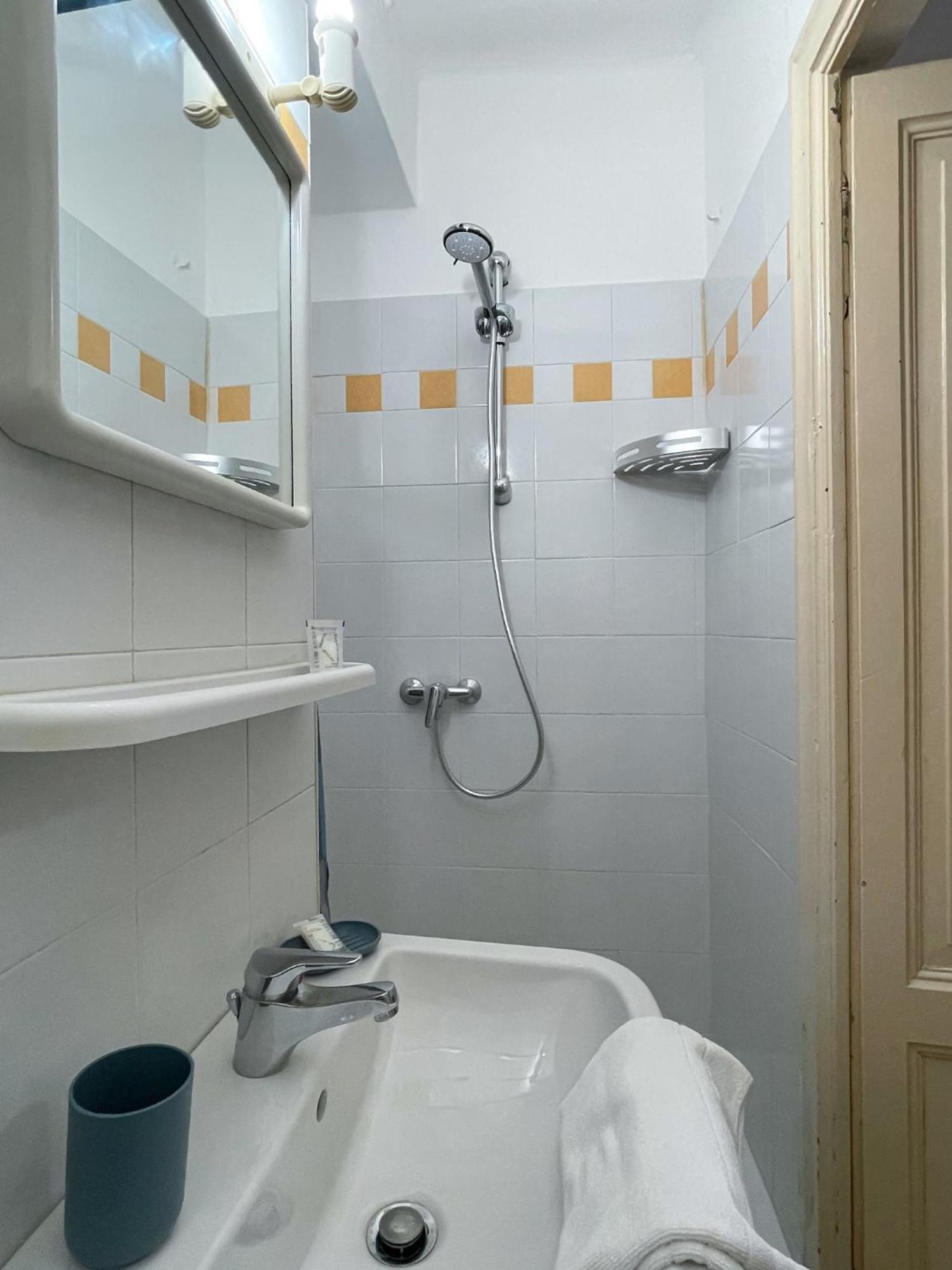 Roncati 7 Center Town Studio Apartments Bellagio Eksteriør billede