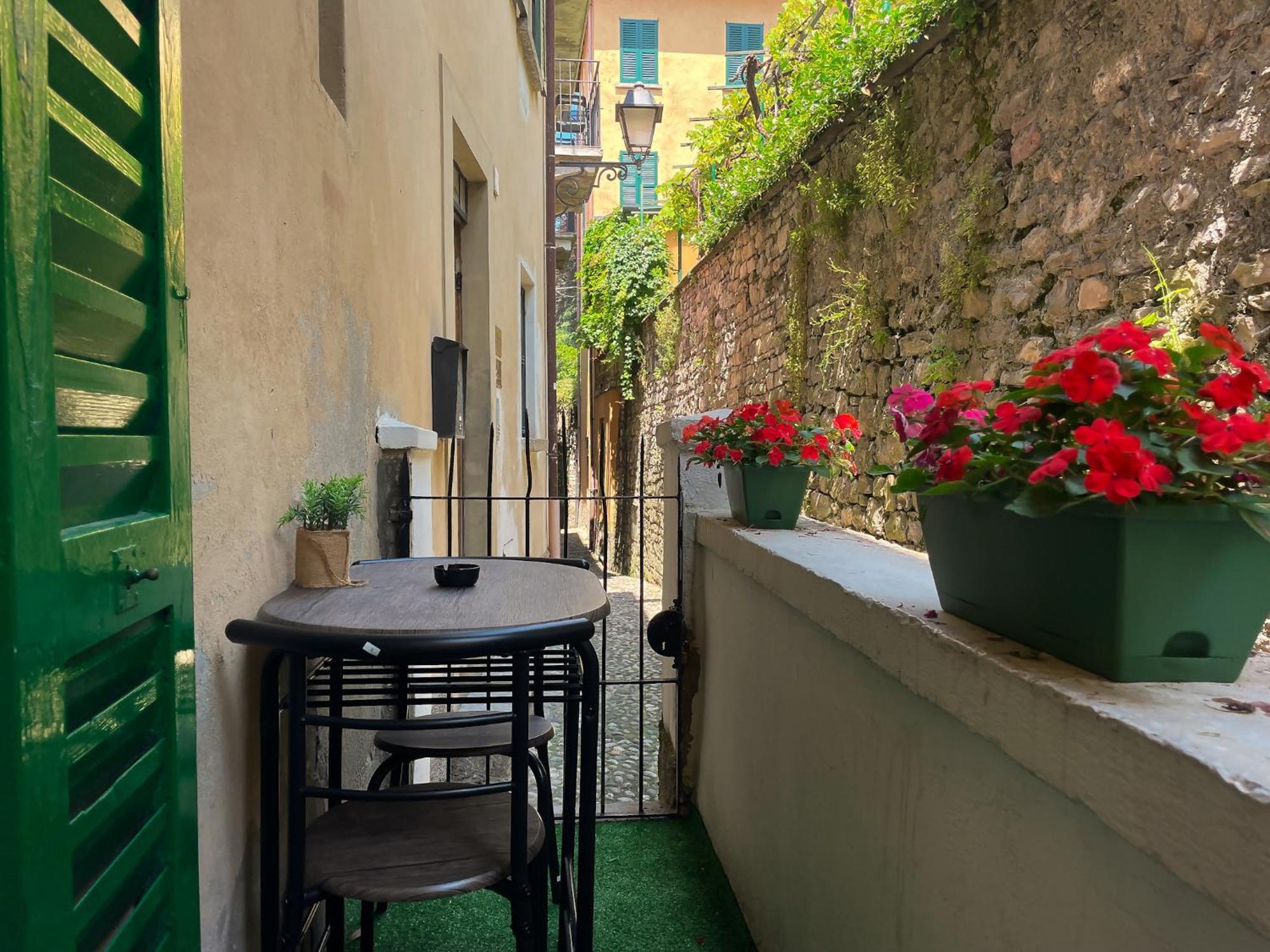 Roncati 7 Center Town Studio Apartments Bellagio Eksteriør billede